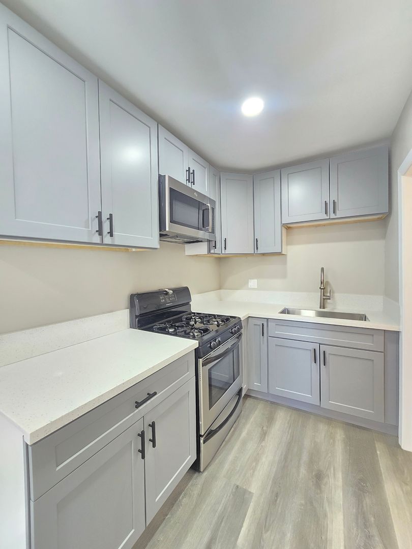 Lancaster Apartment: 44414 Andale Ave (Main House)