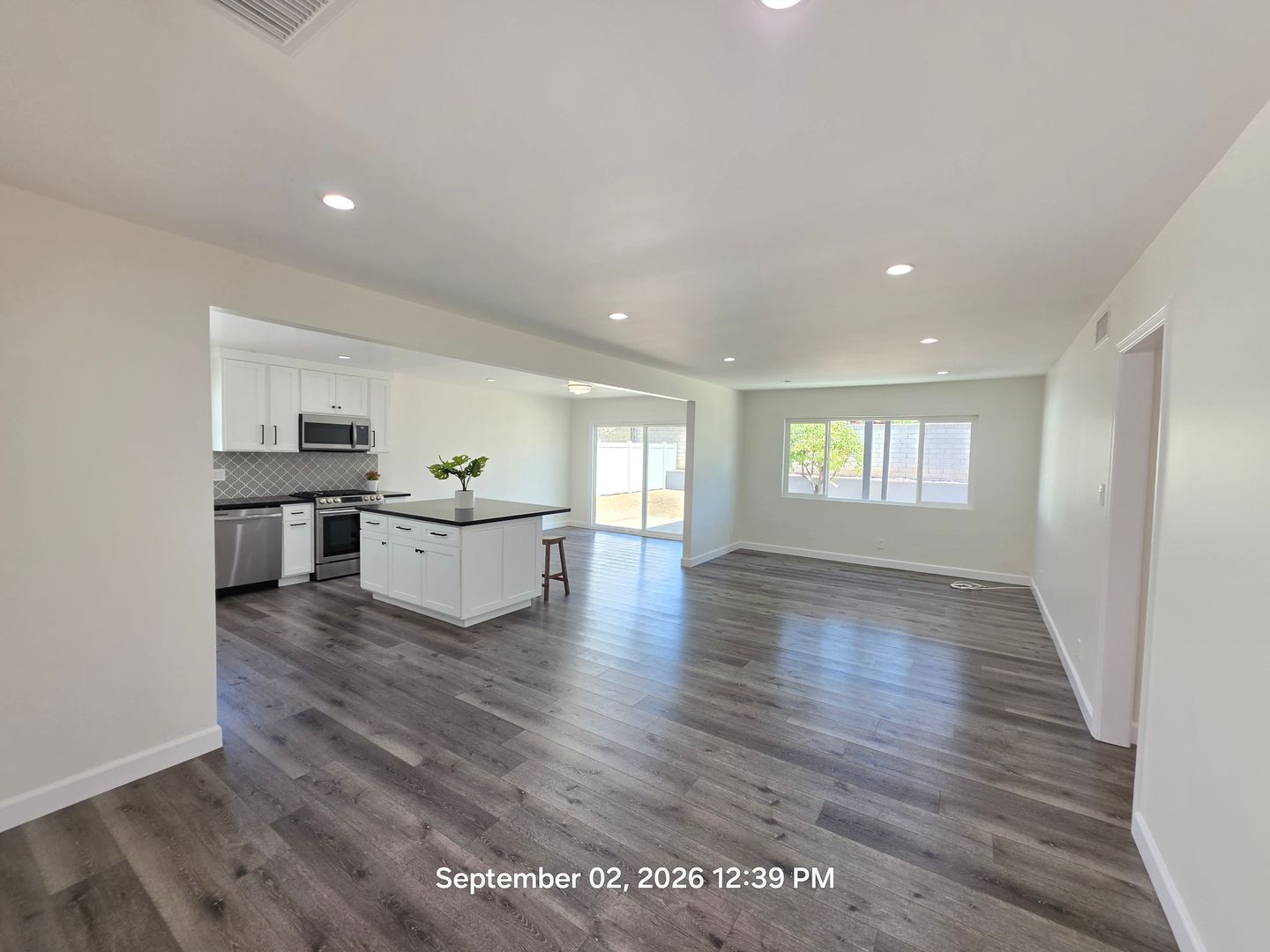 858 N Darfield Ave 11 of 12
