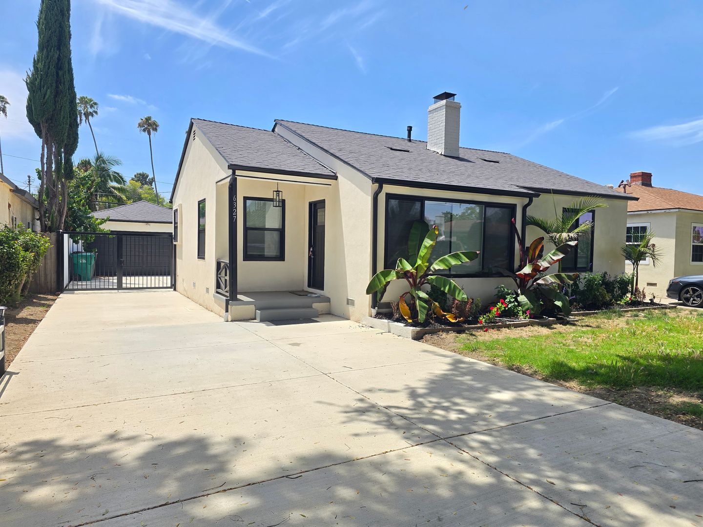 Long Beach House: 6327 California Ave
