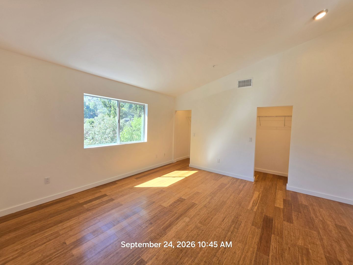 1944 Seminole Dr 20 of 37