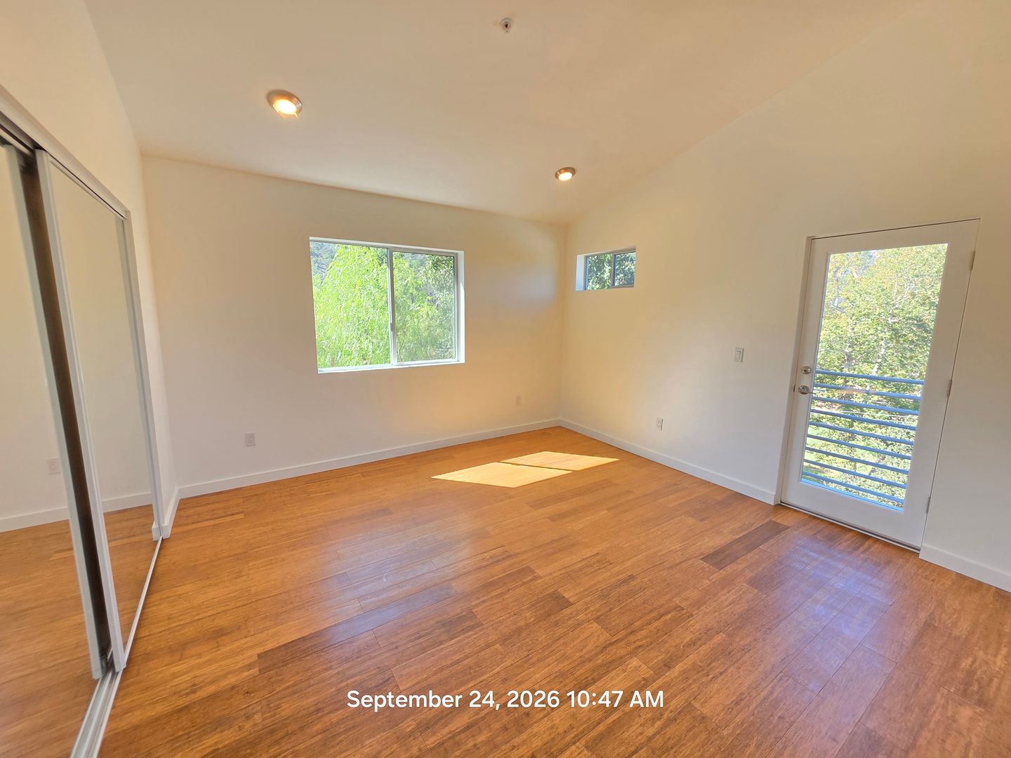 1944 Seminole Dr 25 of 37