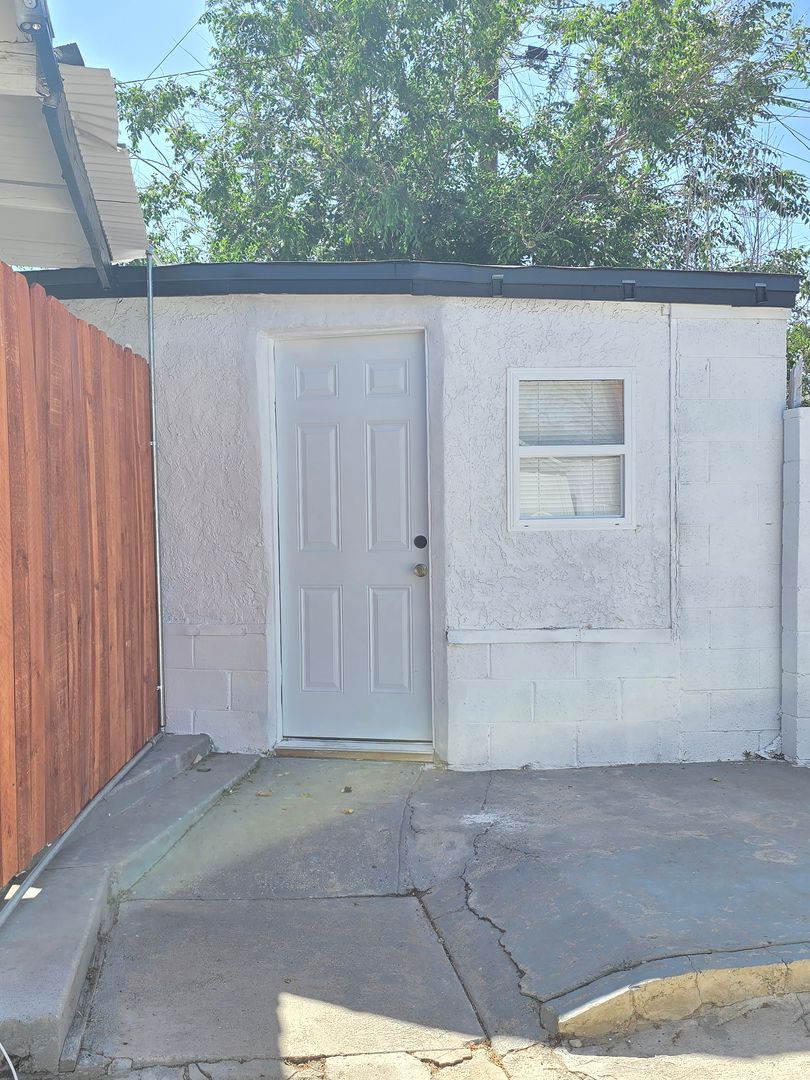 Lancaster Apartment: 44221 4th St E