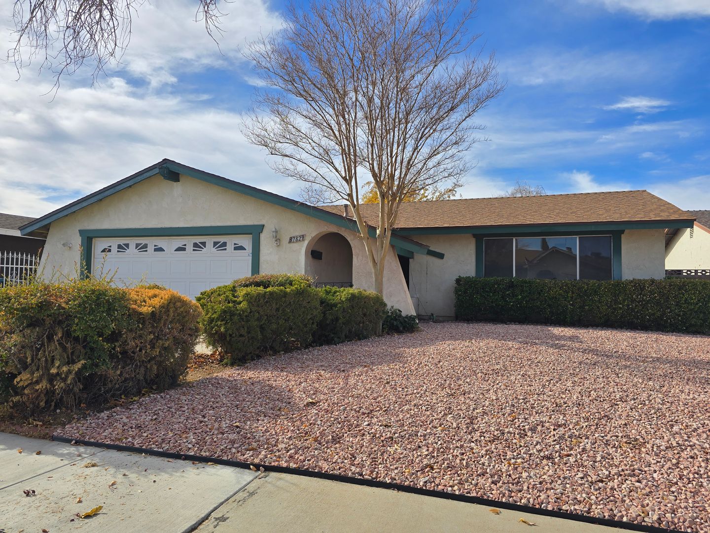 Palmdale House: 37829 E 27th St