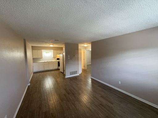 ***2-Weeks Free Rent***105 Reagan Ave W Unit 38 – photo 1