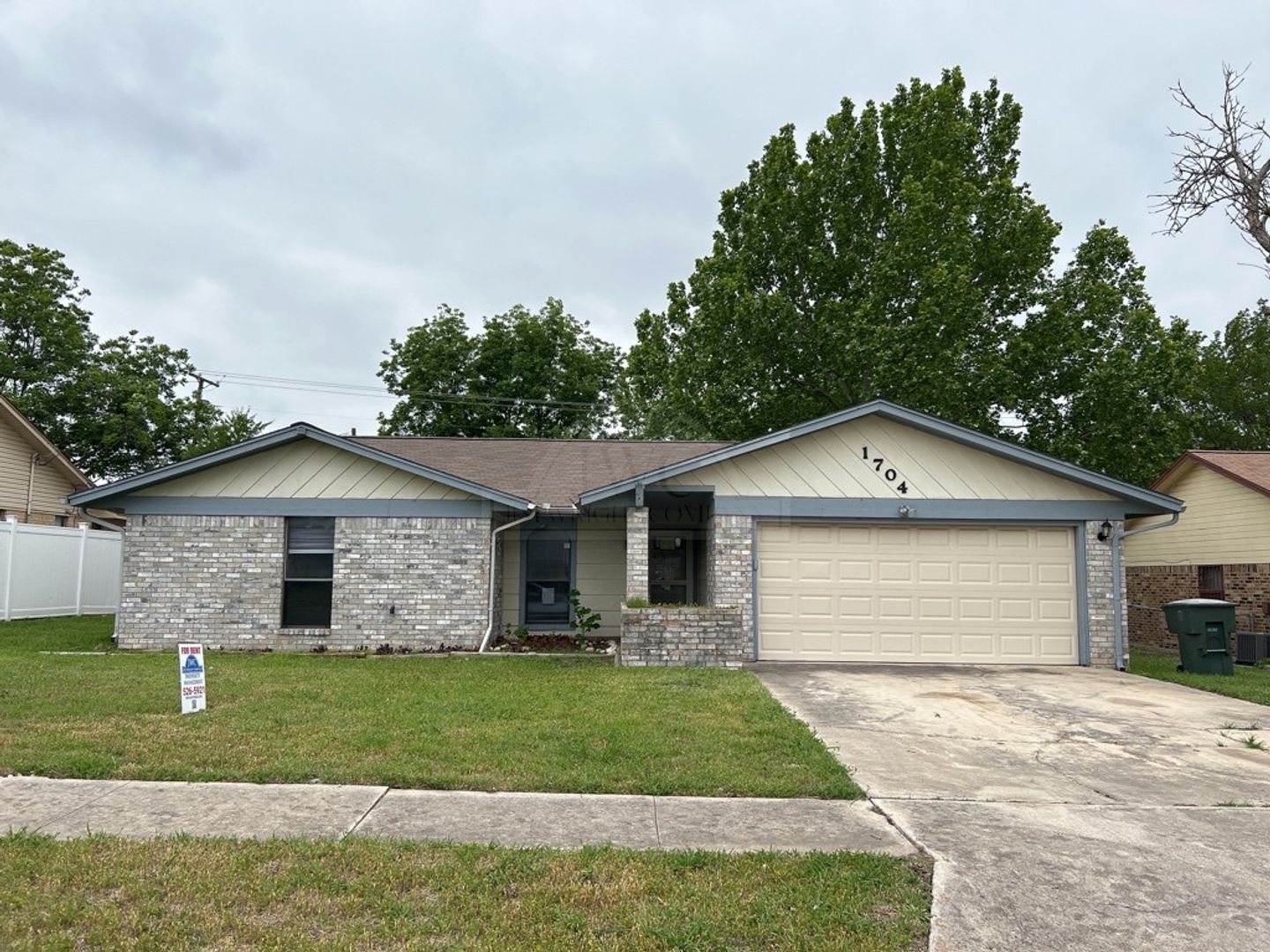 Killeen House: 1704 Big Bend Dr
