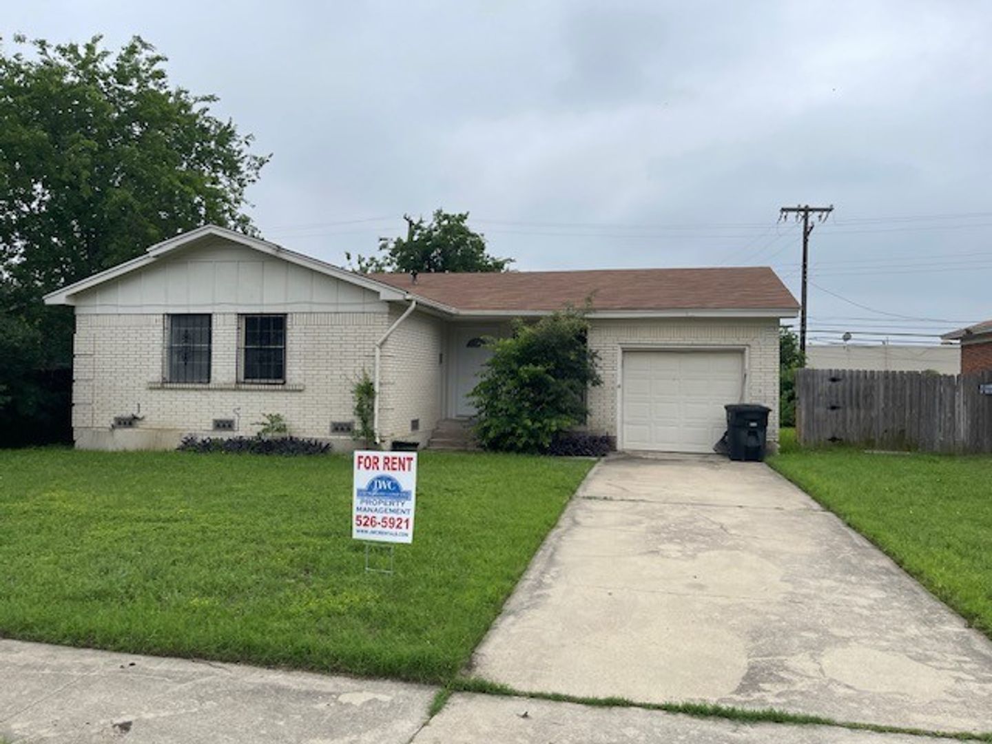 Killeen House: 3312 Lake Travis Ave