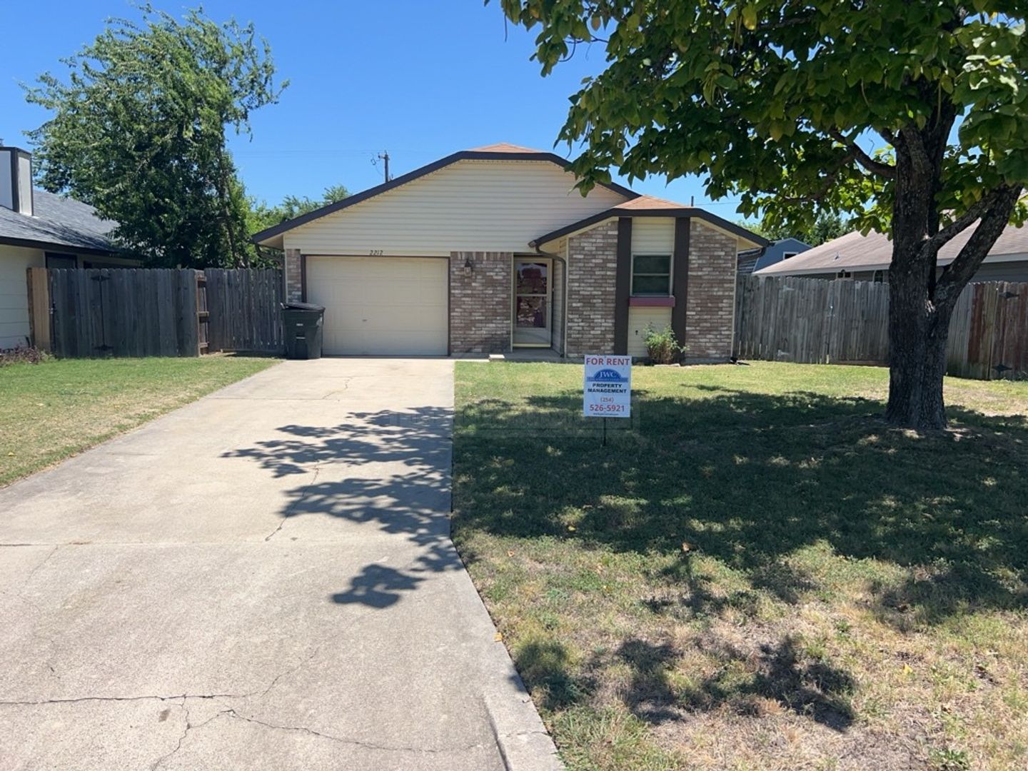 Killeen House: 2212 Silverhill Dr