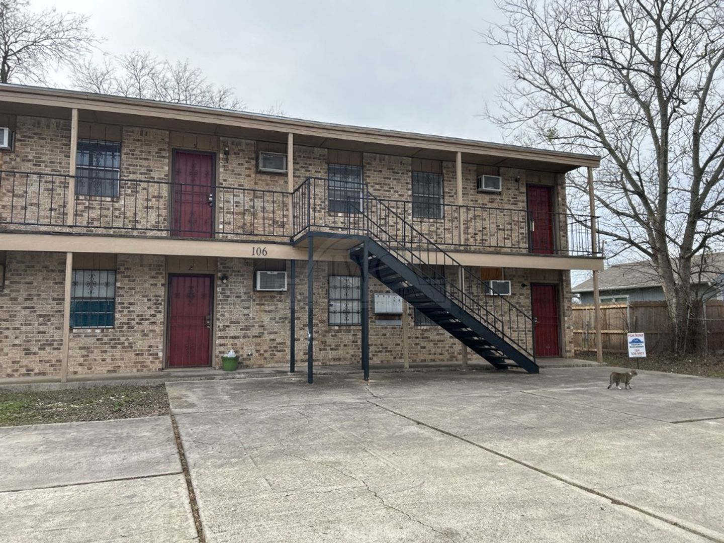 Killeen Apartment: 106 W Hoover St