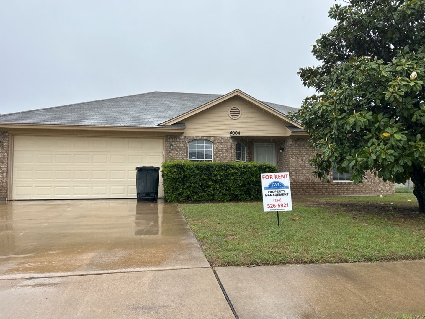 Killeen House: 4004 Riverrock Dr