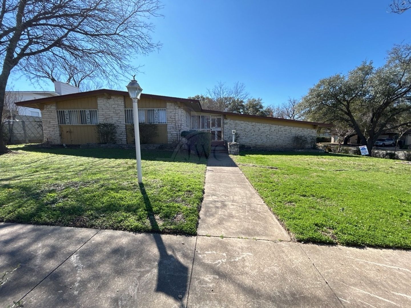 Killeen House: 1814 Crestridge Dr