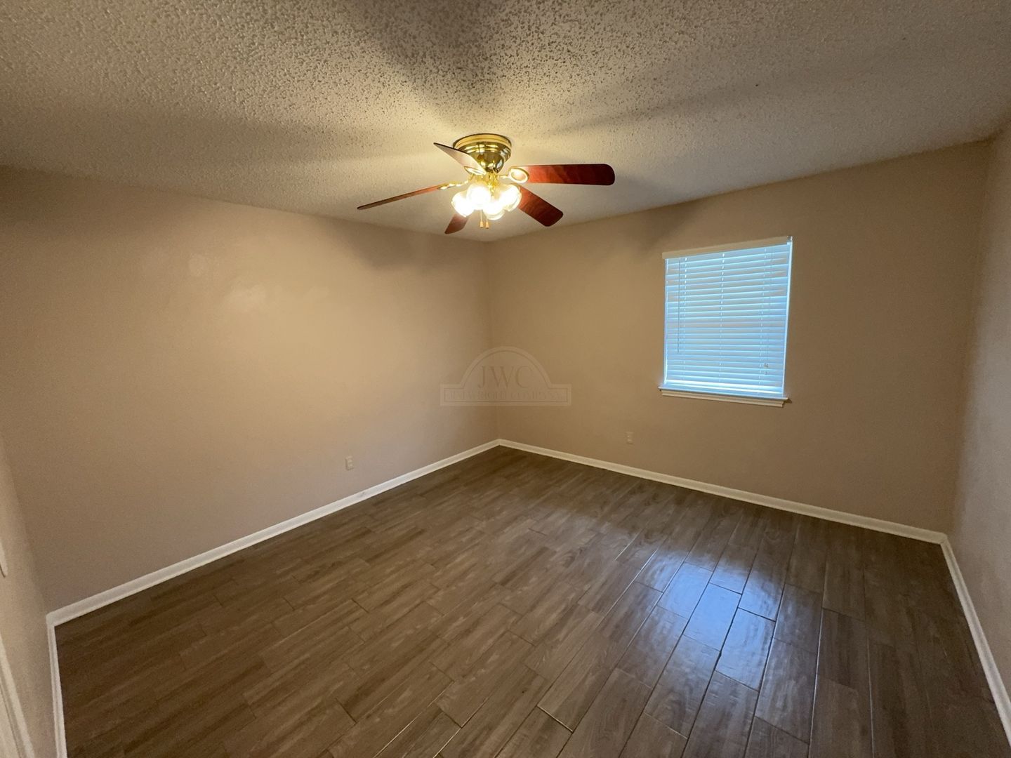 105 W. Reagan Ave 12 of 12