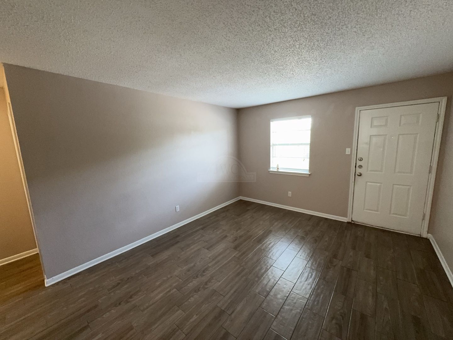 105 W. Reagan Ave 5 of 12