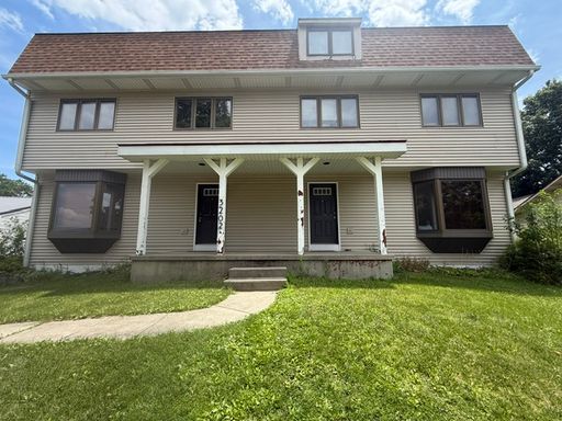Private Room for Rent in Quiet Urbana Neighborhood with Spacious Backyard