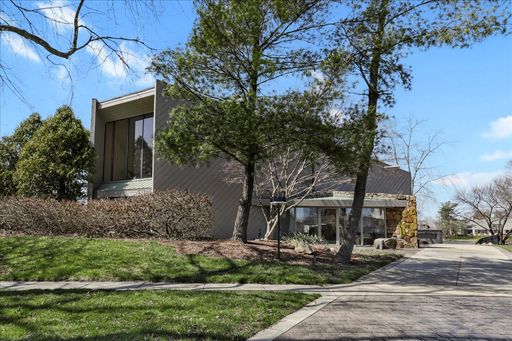Modern Lakeside Retreat on Lincolnshire Fields Golf Course | 3 Bed, 2.5 Bath – photo 1