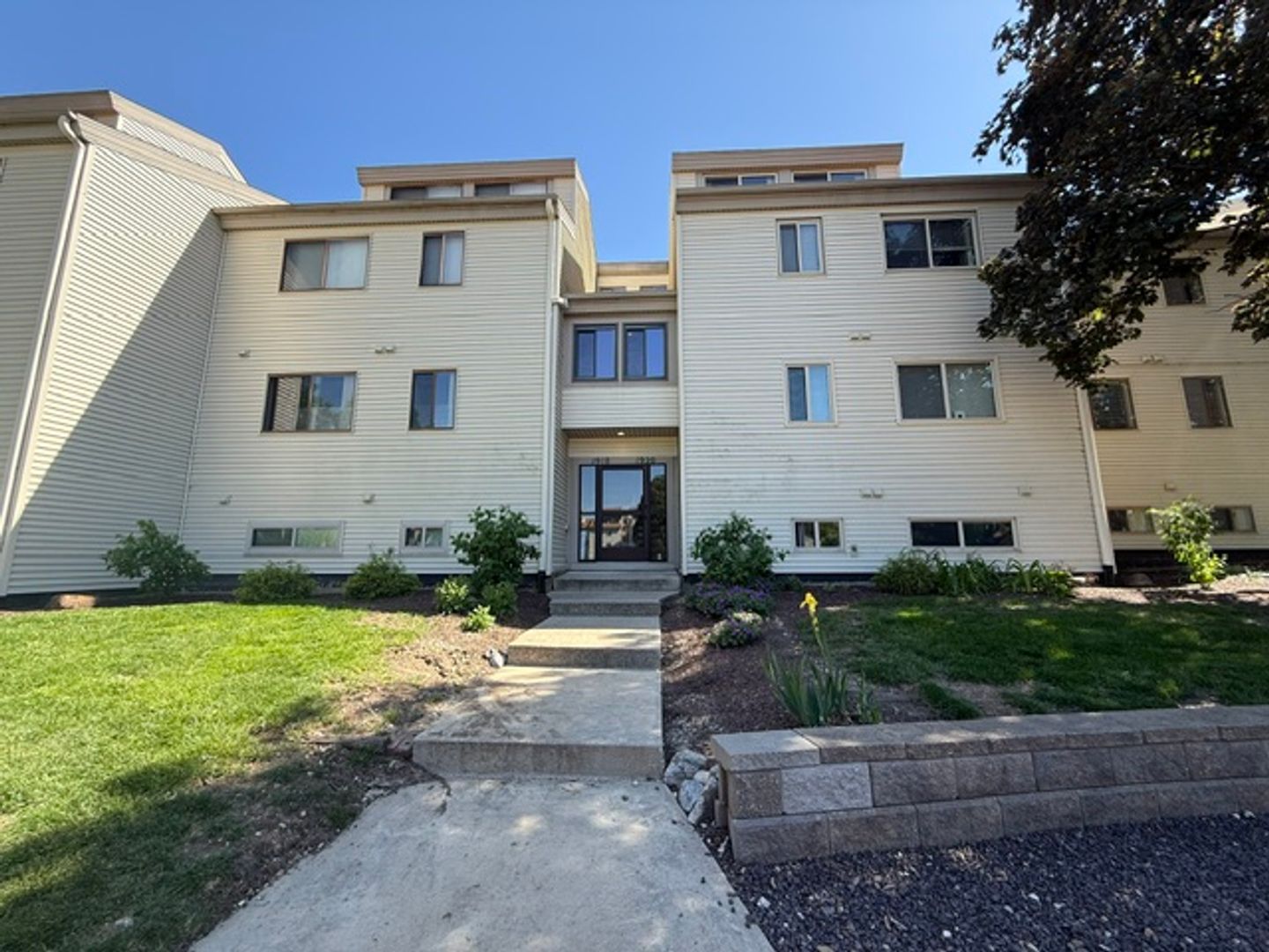 Champaign House: 1920 C Melrose Drive