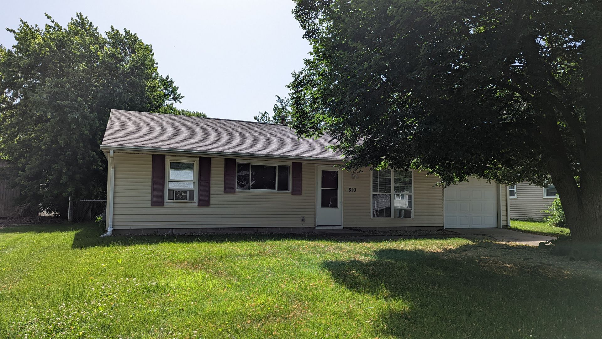 Champaign House: 810 Maplepark Drive