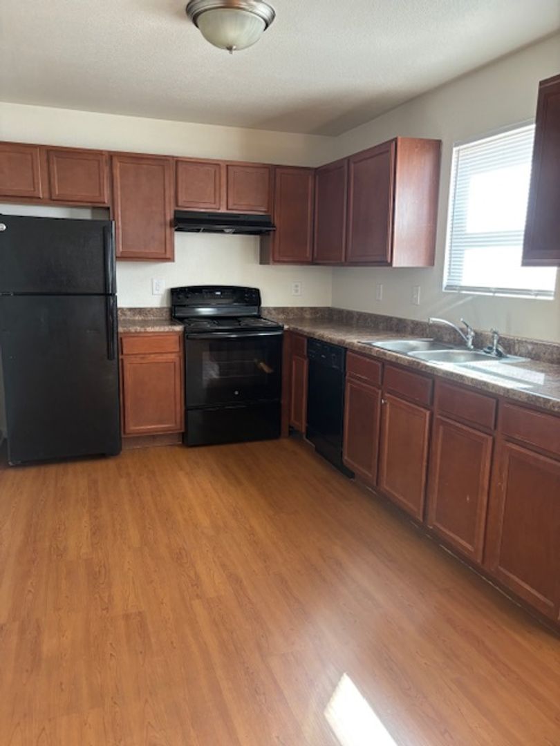 Evansville Apartment: 1952 Colts Lane