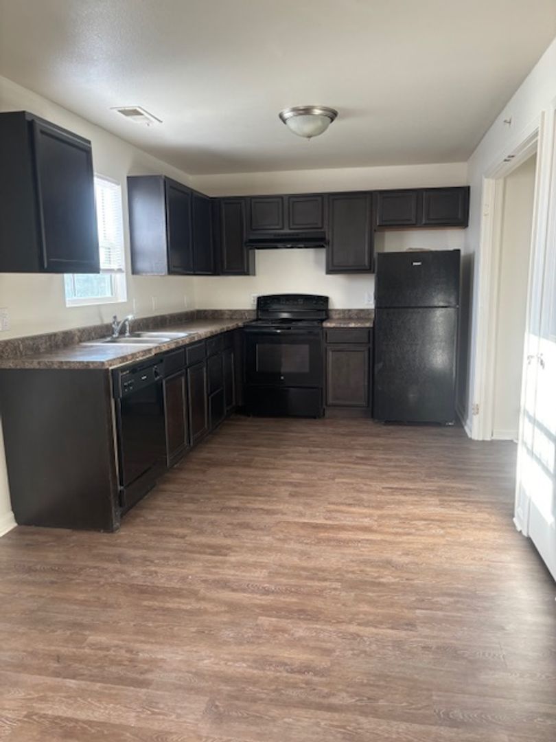 Evansville Apartment: 1952 Colts Lane