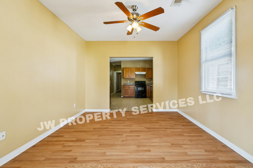 Listing photo thumbnail