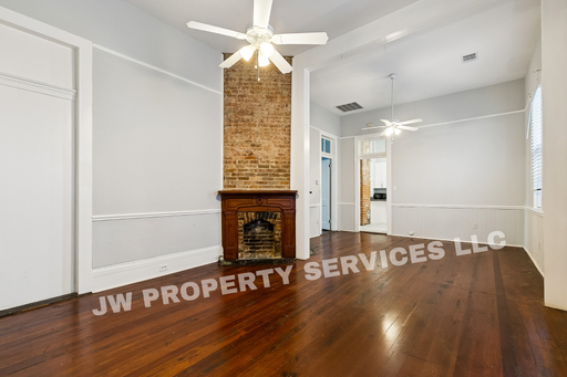Listing photo thumbnail