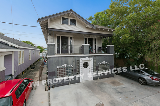 Listing photo thumbnail