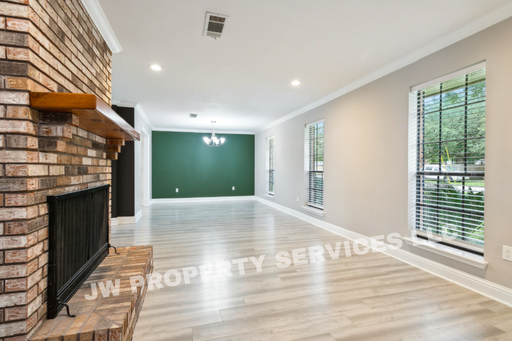 Listing photo thumbnail