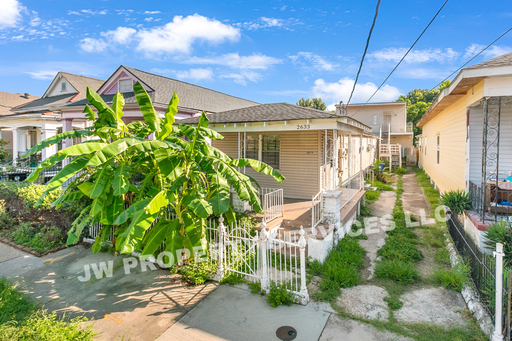 Listing photo thumbnail