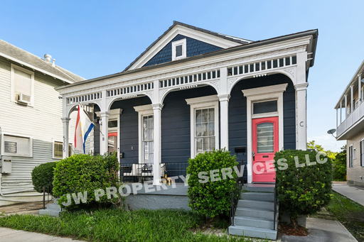 Listing photo thumbnail