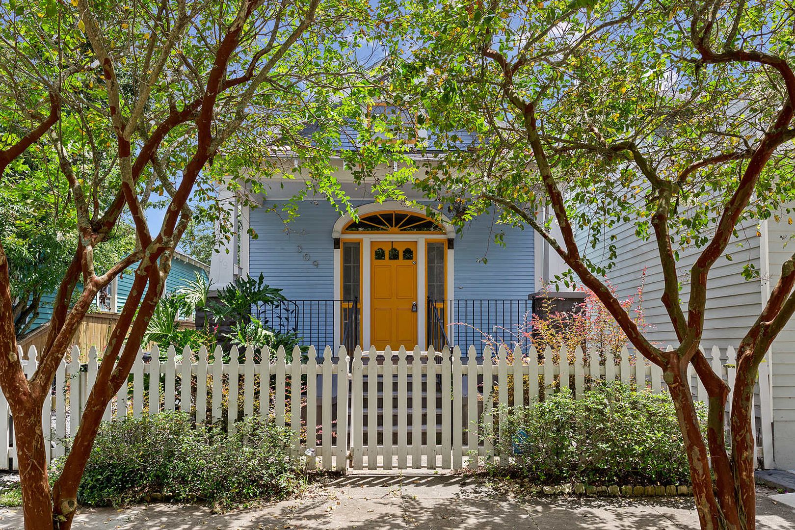New Orleans House: 309 Red Allen Way