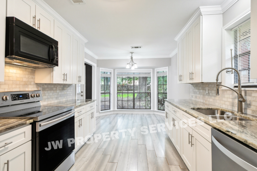 Listing photo thumbnail