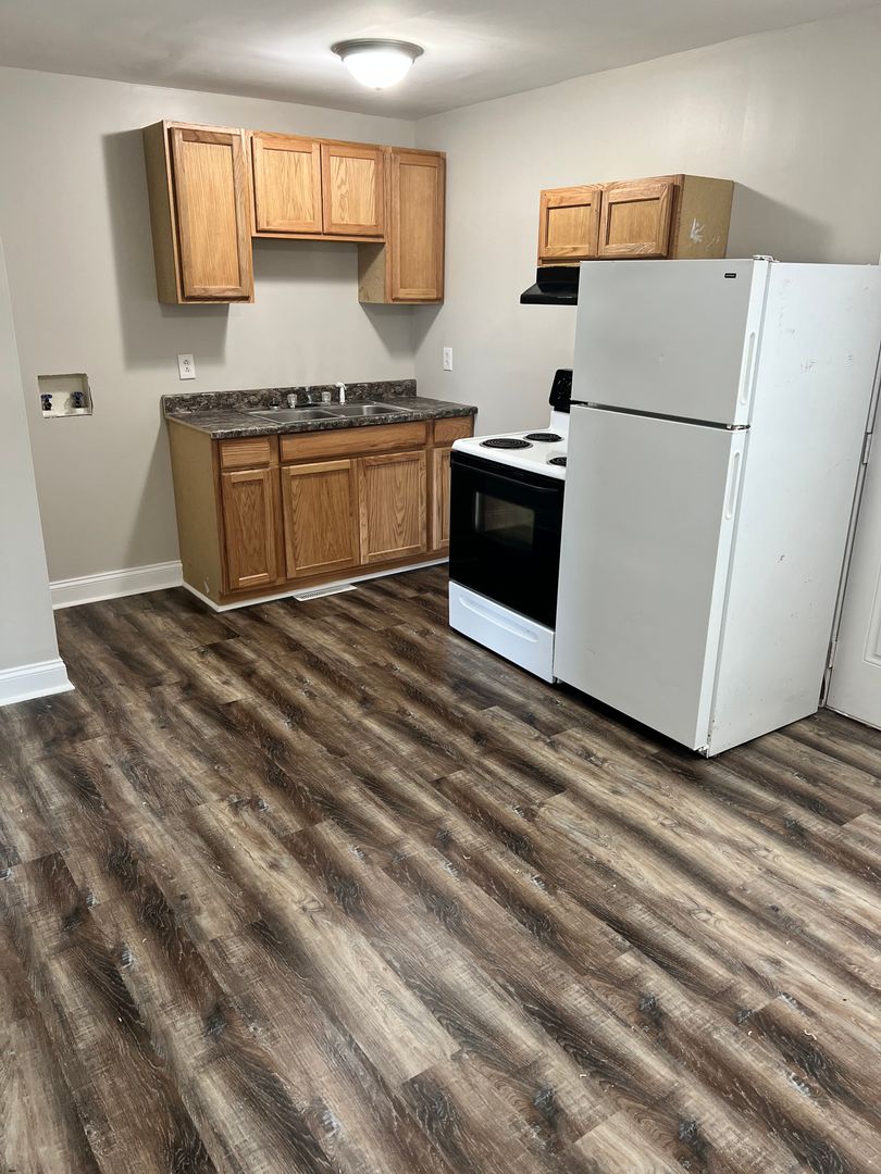 Greensboro Apartment: 3100 Summit Avenue - 3102 B