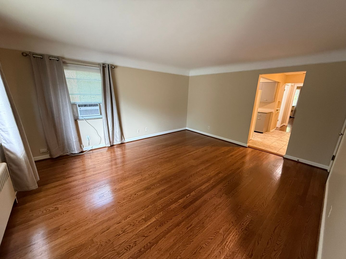 Cincinnati Apartment: 5556 Beechmont Ave.