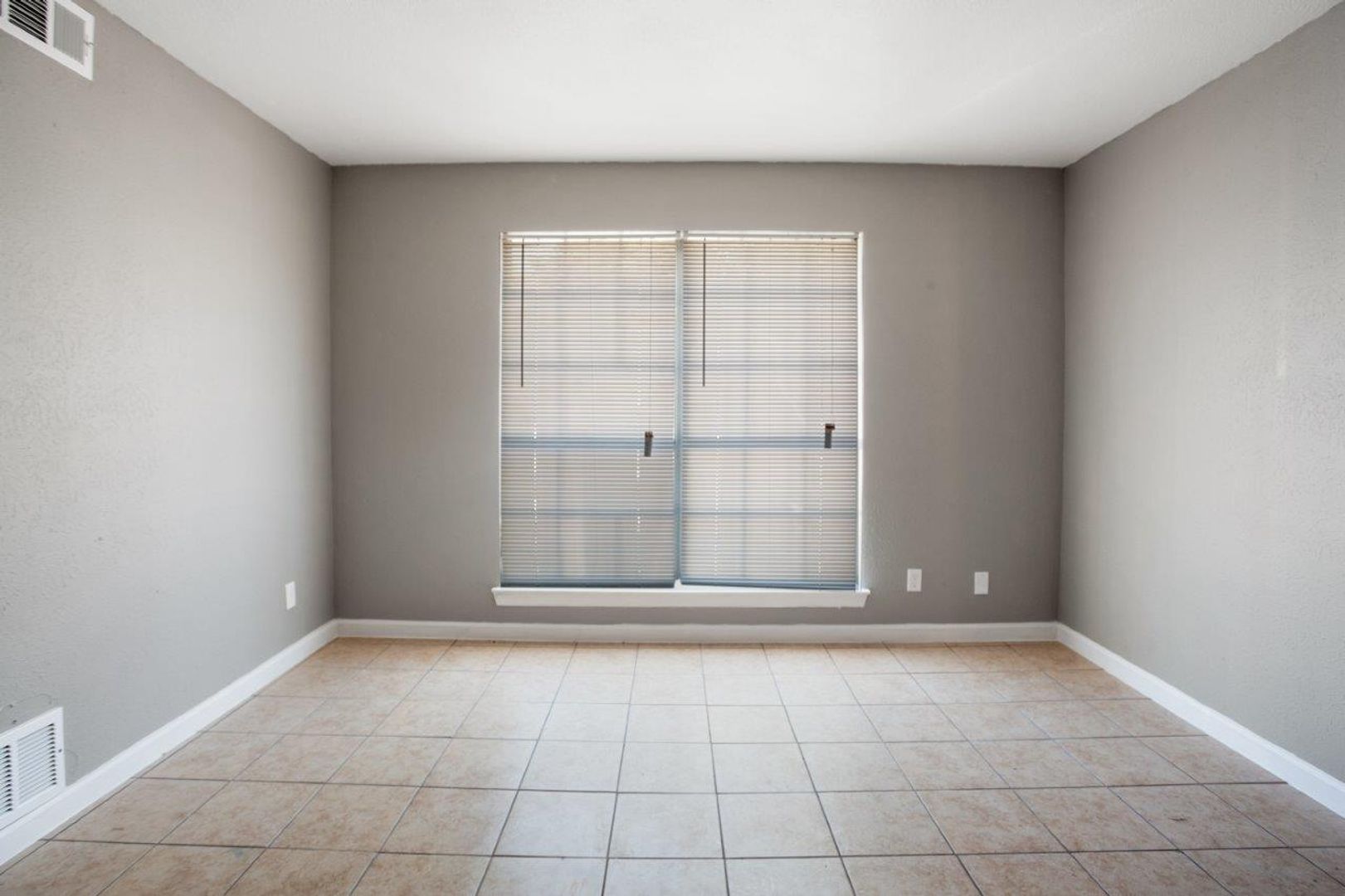 Killeen Apartment: 1105 N 18th St