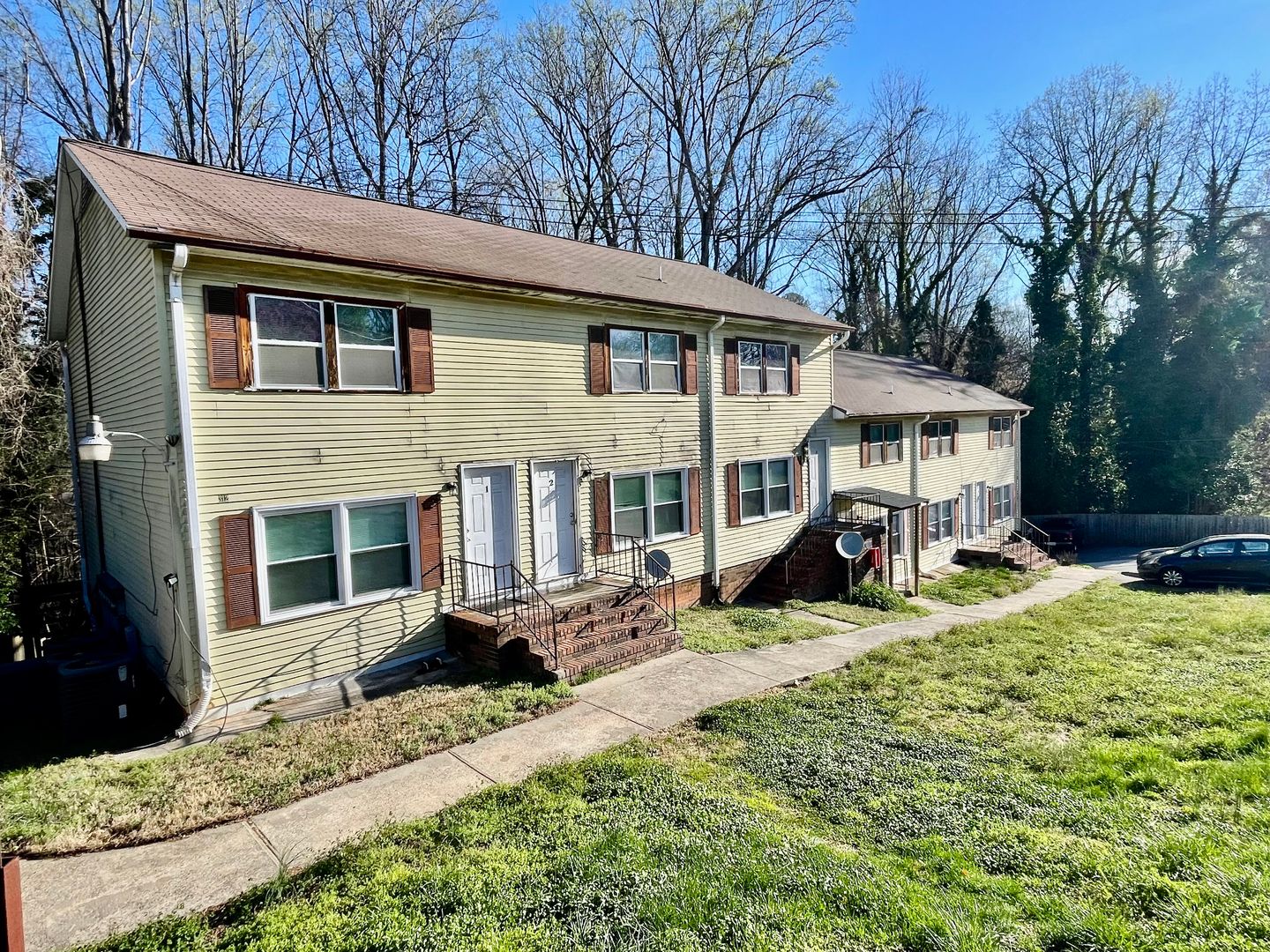 Newton Apartment: 312 East J Street