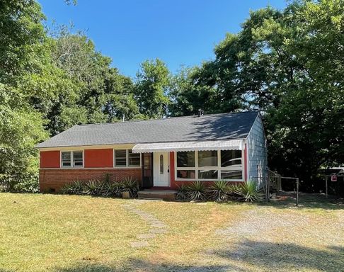 This charming single-family residence with 3 bedrooms and 1.5 bath home is Located in the Wood Hill Subdivision in Gastonia – photo 1