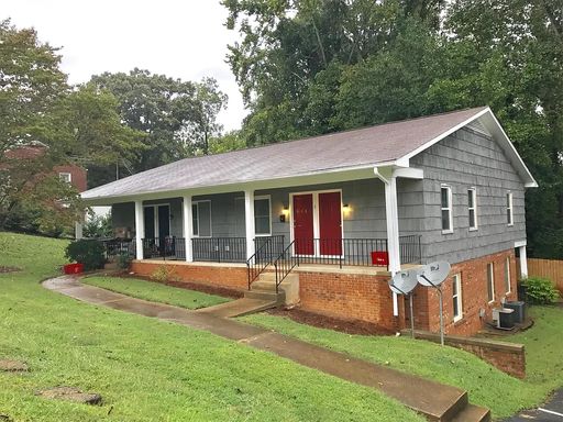 Come see this charming 2 bedroom 1 bath four-plex in Newton