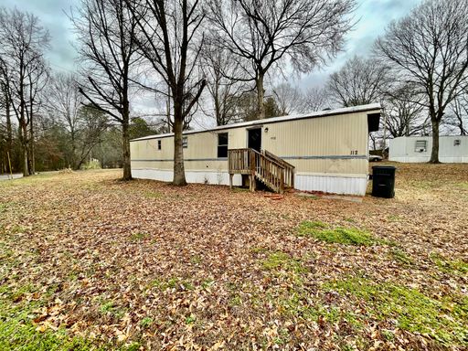 Adorable 2 bedroom 1 bath Mobile Home located it Dallas