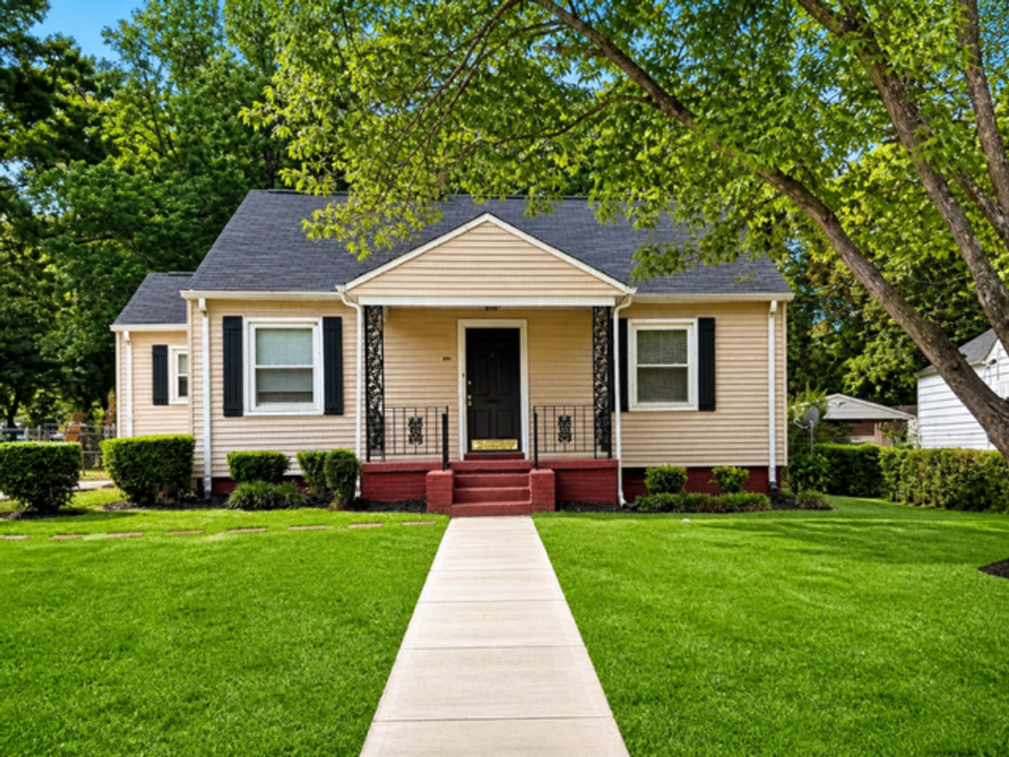Charlotte House: 2321 Edison St.