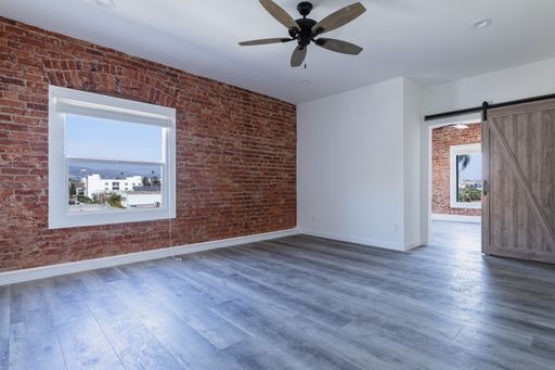 Newly Renovated 1 Bedroom Apartment – photo 1