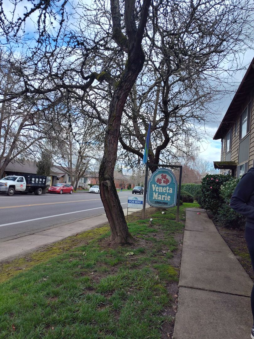 Beaverton Apartment: 11900 SW 5th St