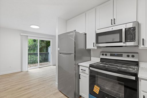 2X1 READY FOR IMMEDIATE MOVE IN. ✨ One Month Free✨