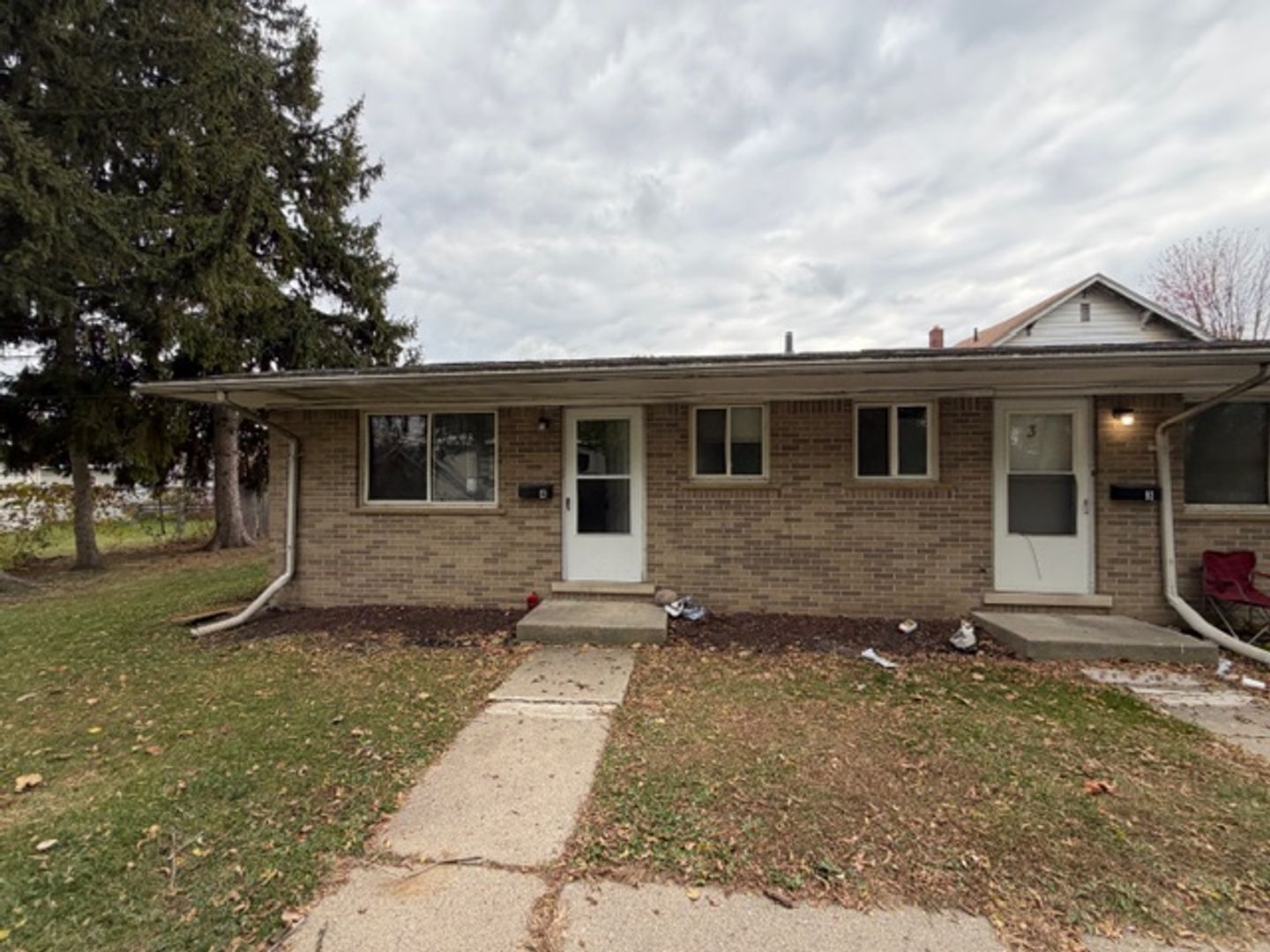 Wayne Apartment: 4077 Columbus St