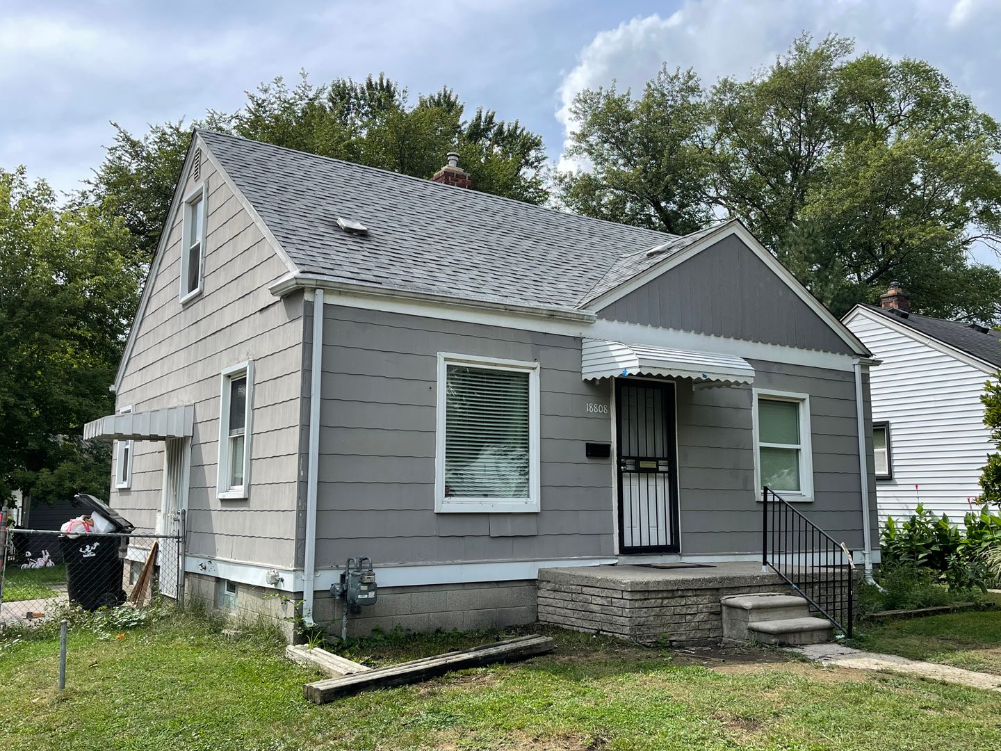 Harper Woods House: 18808 Kingsville