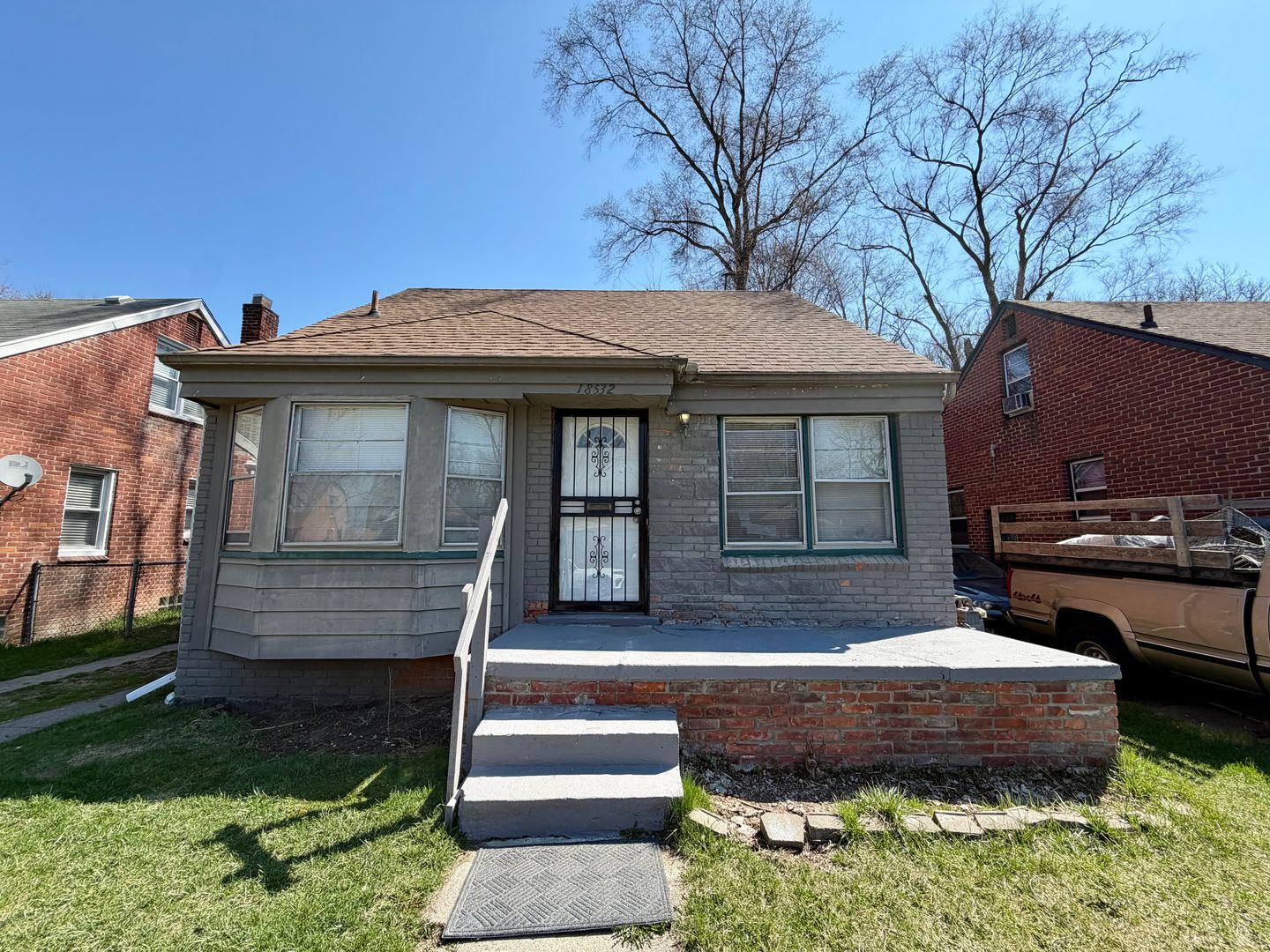 Detroit House: 18532 Kentfield