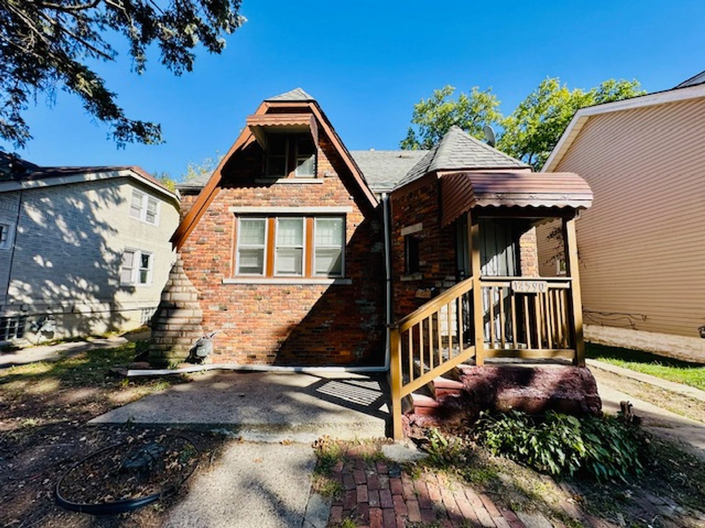 Detroit House: 14590 Ardmore