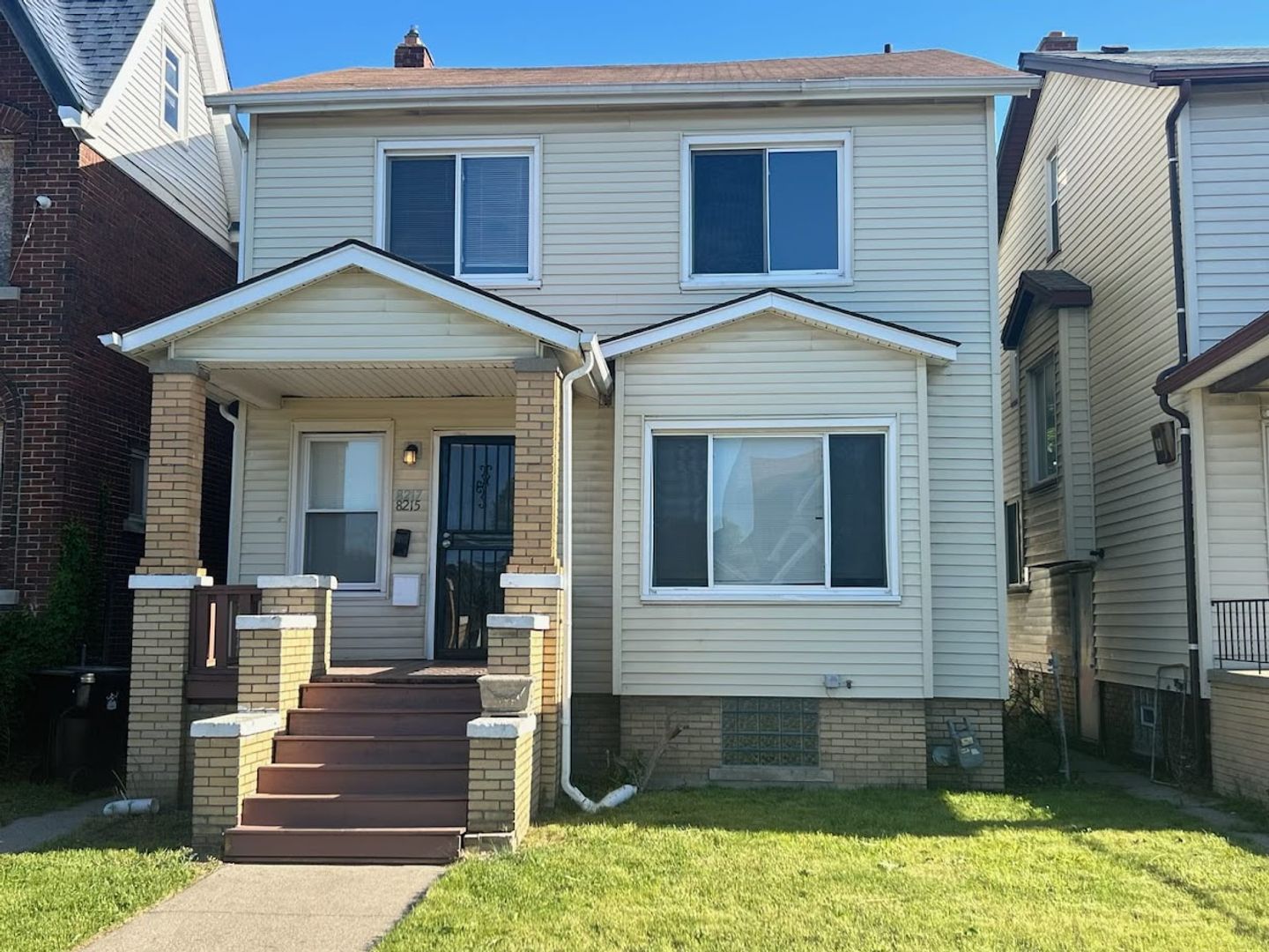Detroit Apartment: 8215 Badger