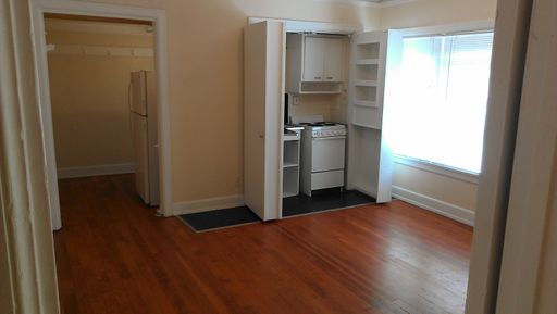 MOVE IN SPECIAL!! Studio Downtown Portland, Great Location!!!! – photo 1