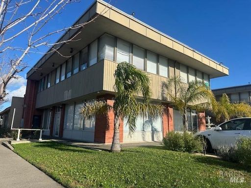 Prime Commercial Spaces Available on East Washington Street – Petaluma – photo 1