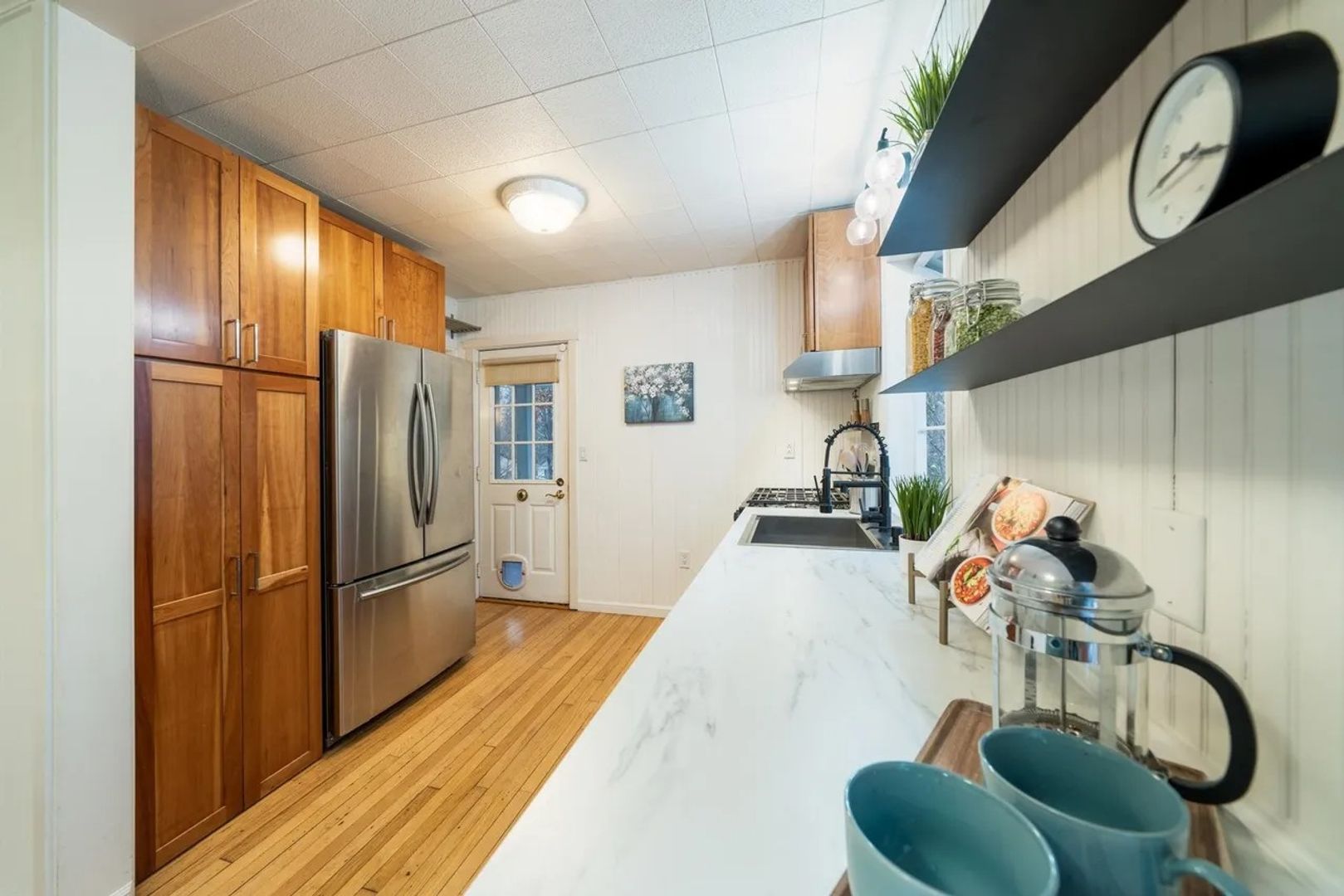 Madison House: 5501 Esther Beach Road