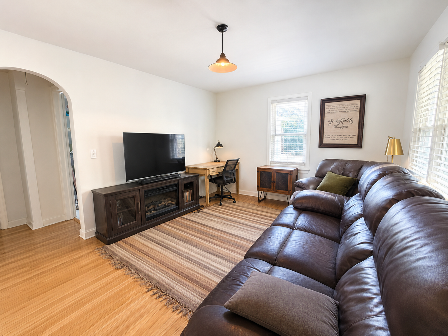 Middleton House: 2112 Clark St